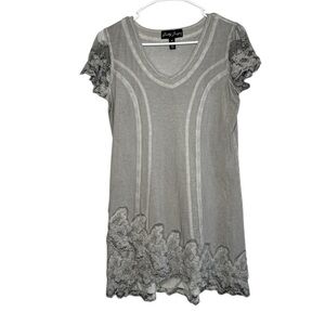 Gretty Zueger Women's Gray Short Sleeve Sheer Embroidered Tunic Top Medium